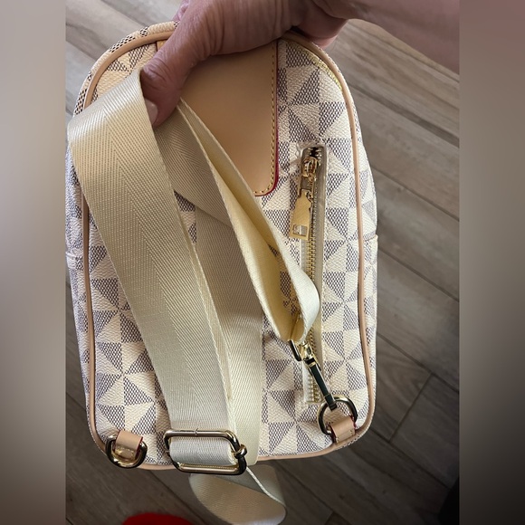 ✨Shoulder Bag✨ - Picture 2 of 3